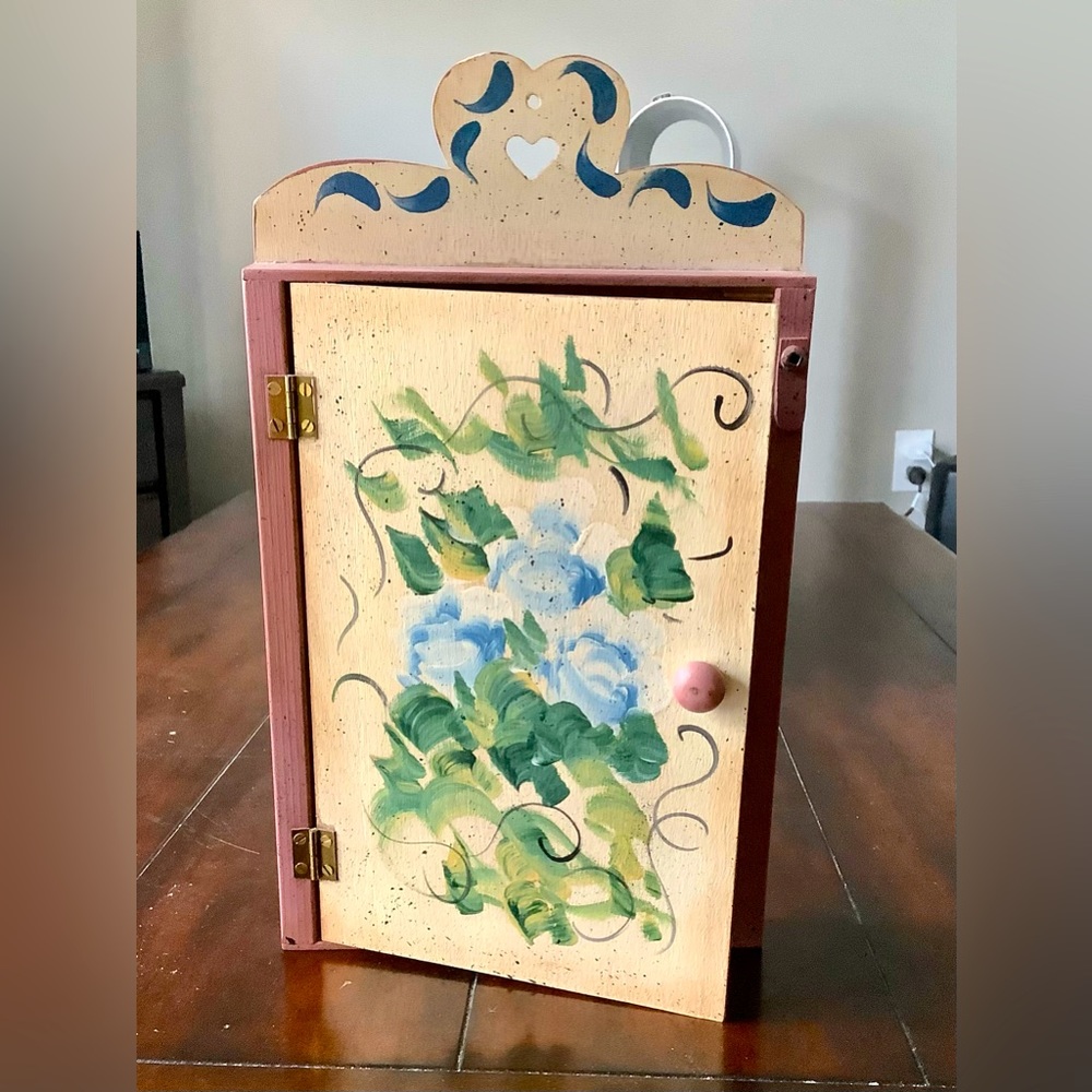 Handmade / hand painted wooden key ring holder